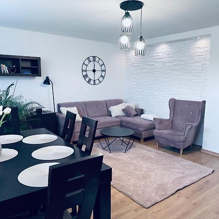 4 Pokojowy Apartament Posada Sanok Eksteriør billede