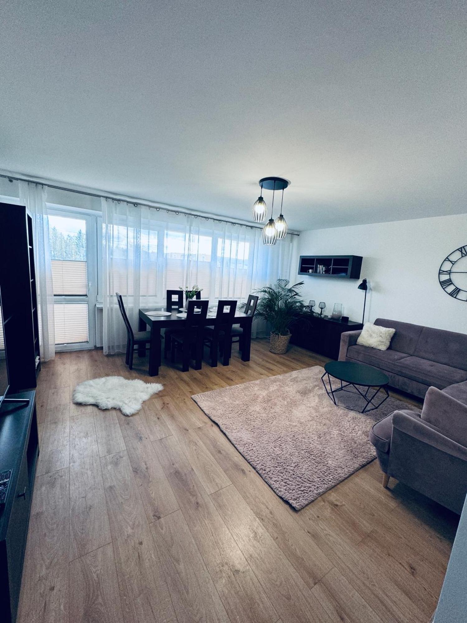 4 Pokojowy Apartament Posada Sanok Eksteriør billede
